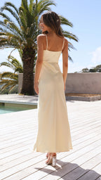 Robe Longue à Bretelles Fines avec Encolure Droite et Fente Latérale pour Femme | Idéale pour les Soirées ou Occasions Festives