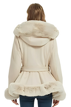 Veste à Capuche avec Col Bordé pour Femmes | Idéale pour la Saison Automne-Hiver