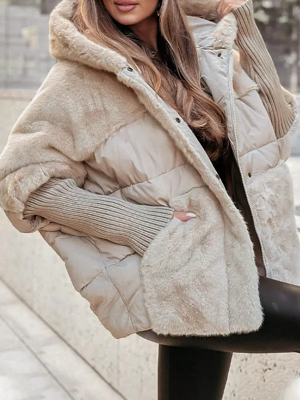 Cape Matelassée Longue avec Col en Fourrure Synthétique pour Femme | Idéale pour l’Hiver