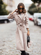 Manteau Long avec Ceinture et Coupe Ajustée pour Femme | Idéal pour l’Hiver