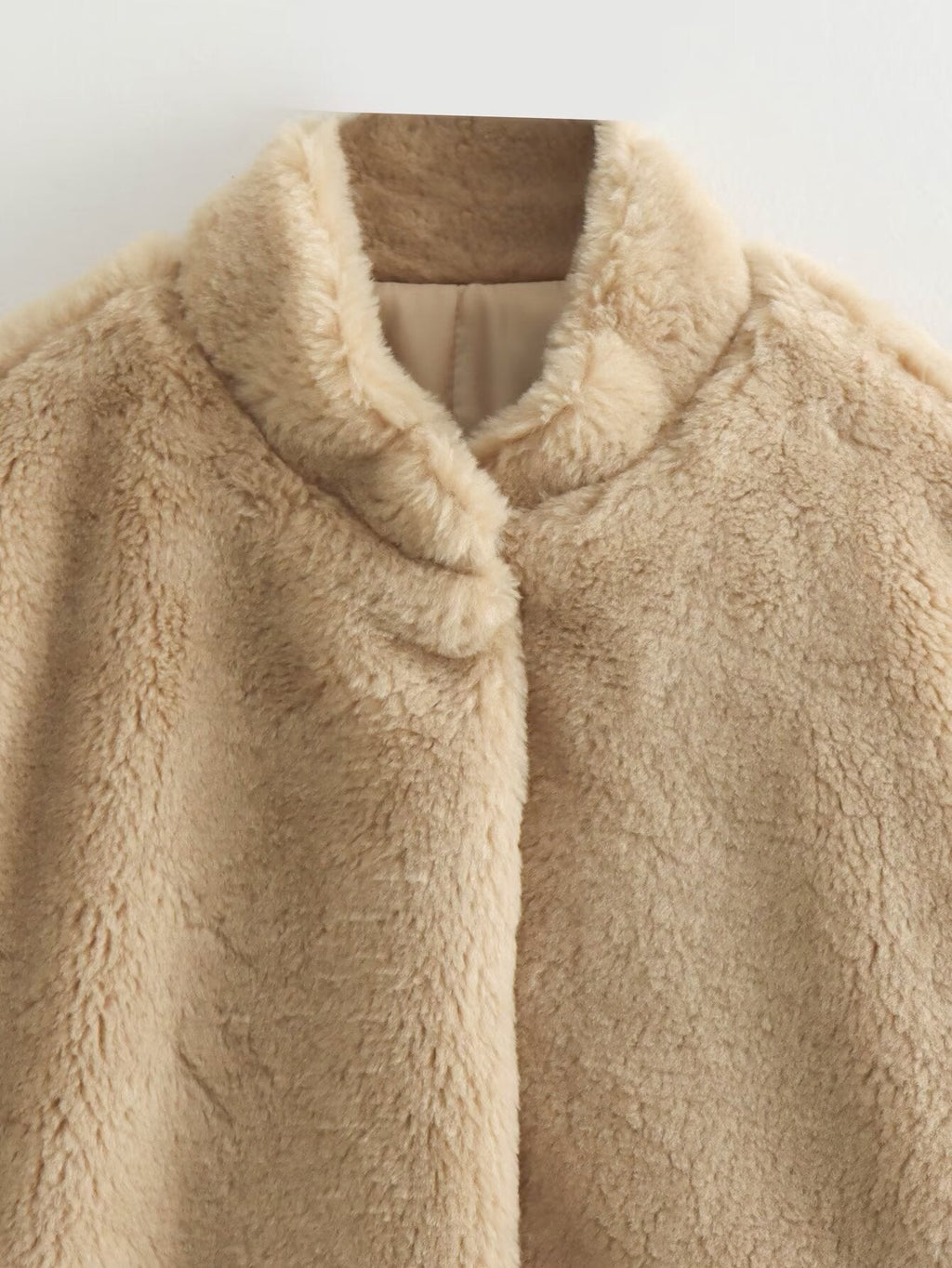 Blouson Bomber d’Hiver avec Texture Douce et Coupe Relax pour Femme | Idéal pour Temps Froid