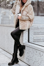 Cape Matelassée Longue avec Col en Fourrure Synthétique pour Femme | Idéale pour l’Hiver