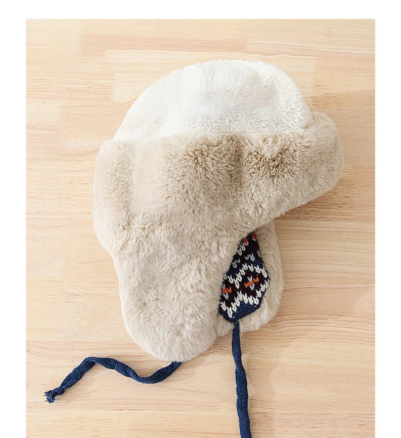 Bonnet d’Hiver avec Pompon et Cache-Oreilles pour Adultes | Idéal pour les Journées Froides