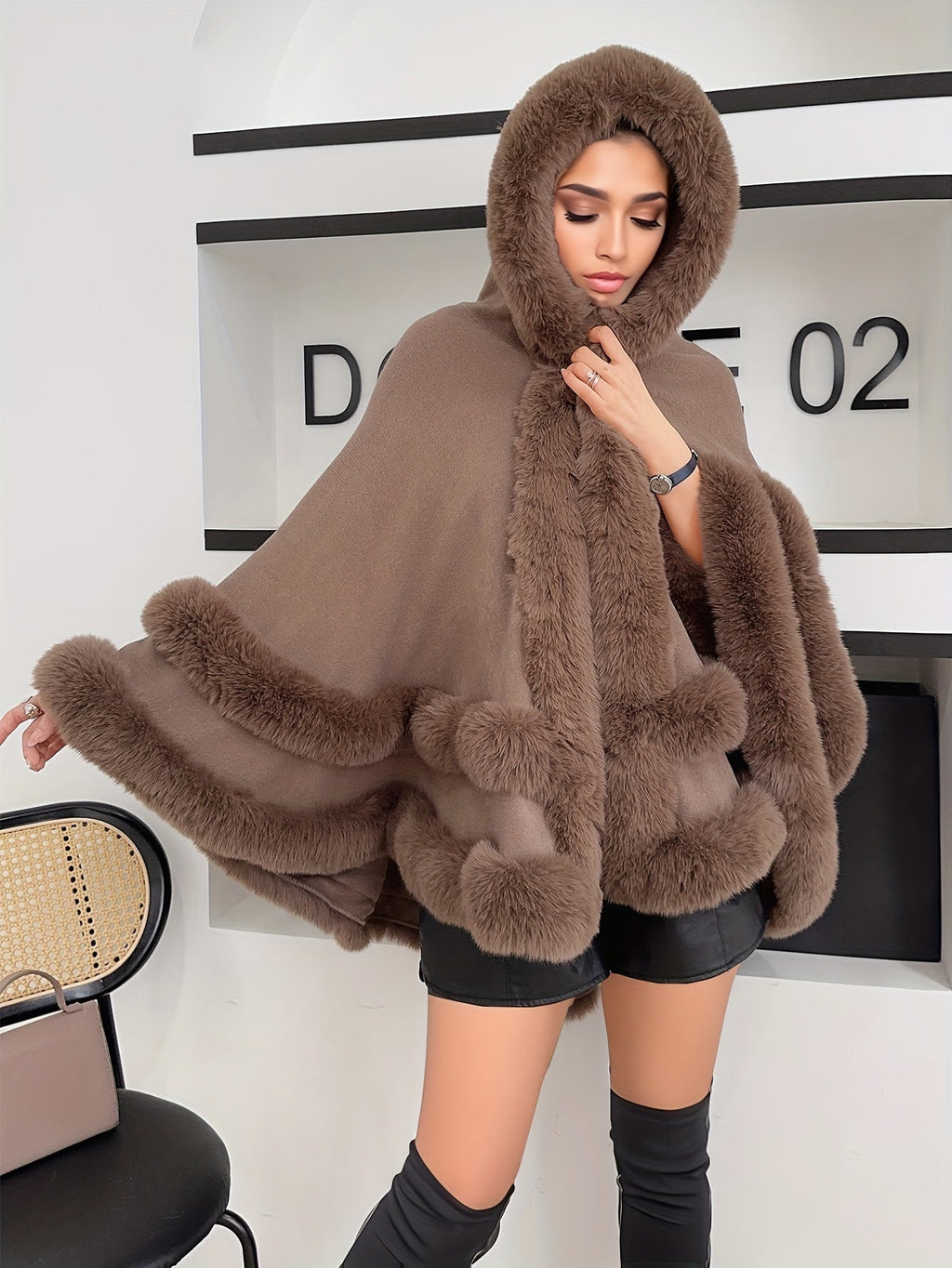 Cape-Manteau Oversize avec Capuche pour Femmes | Idéal pour l’Automne et l’Hiver