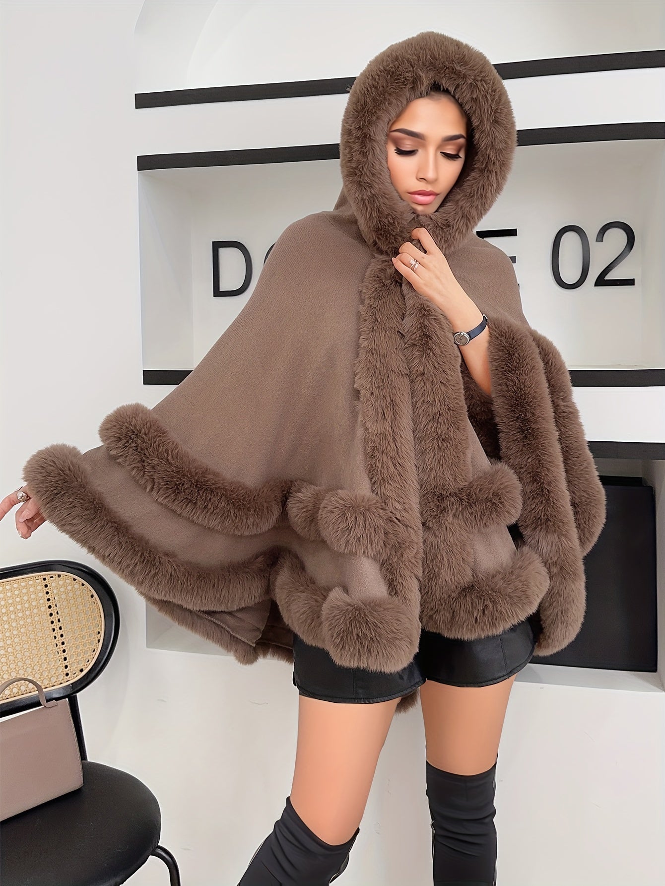 Cape-Manteau Oversize avec Capuche pour Femmes | Idéal pour l’Automne et l’Hiver