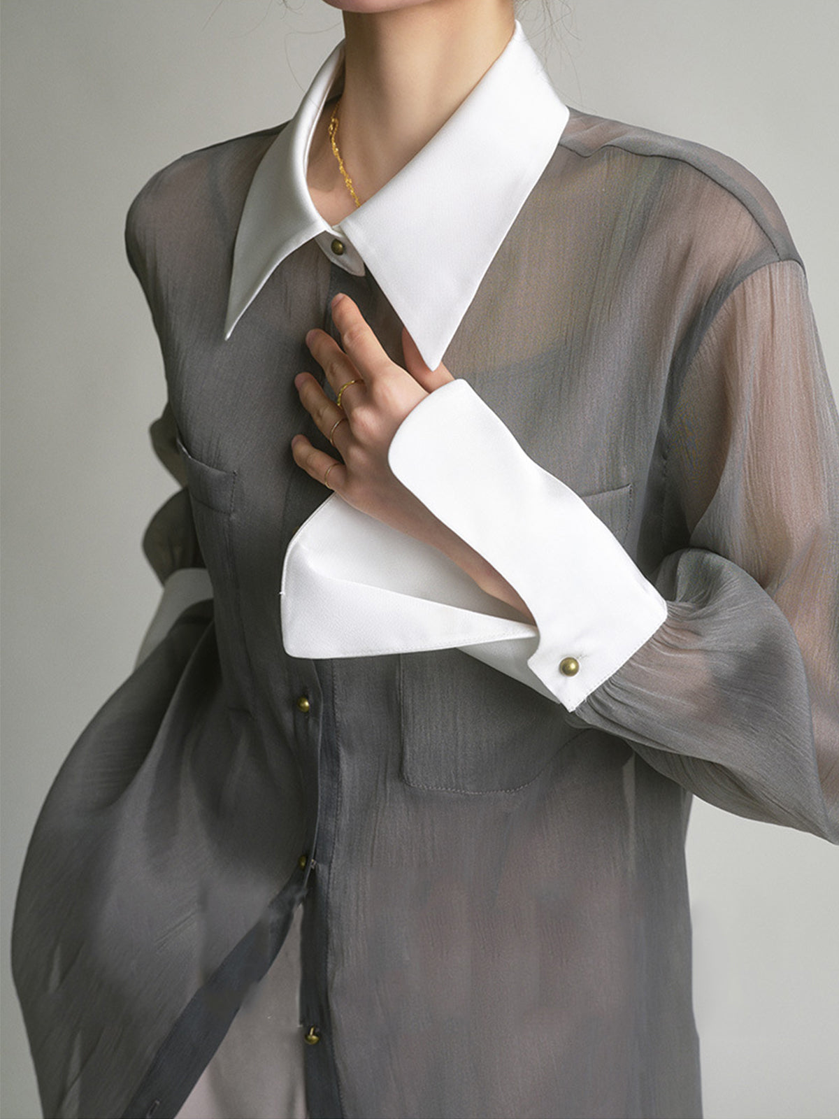 Chemise Transparente À Coupe Fluide Avec Col Et Poignets Contrastés Pour Femme | Idéal Pour Les Tenues Habillées Et Professionnelles