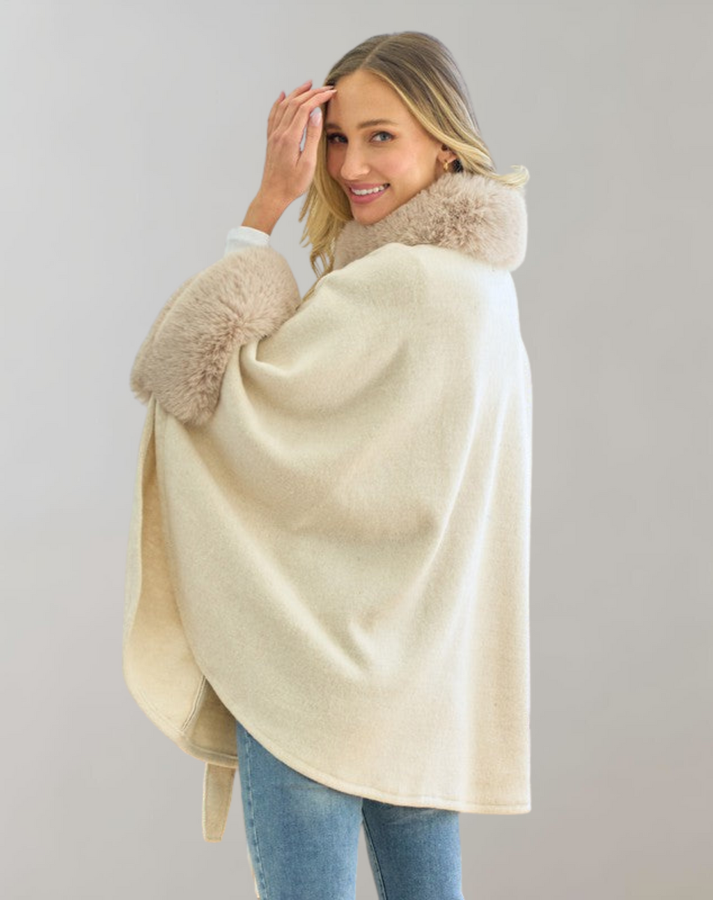Cape-Manteau avec Col Large pour Femmes | Idéal pour la Saison Hivernale