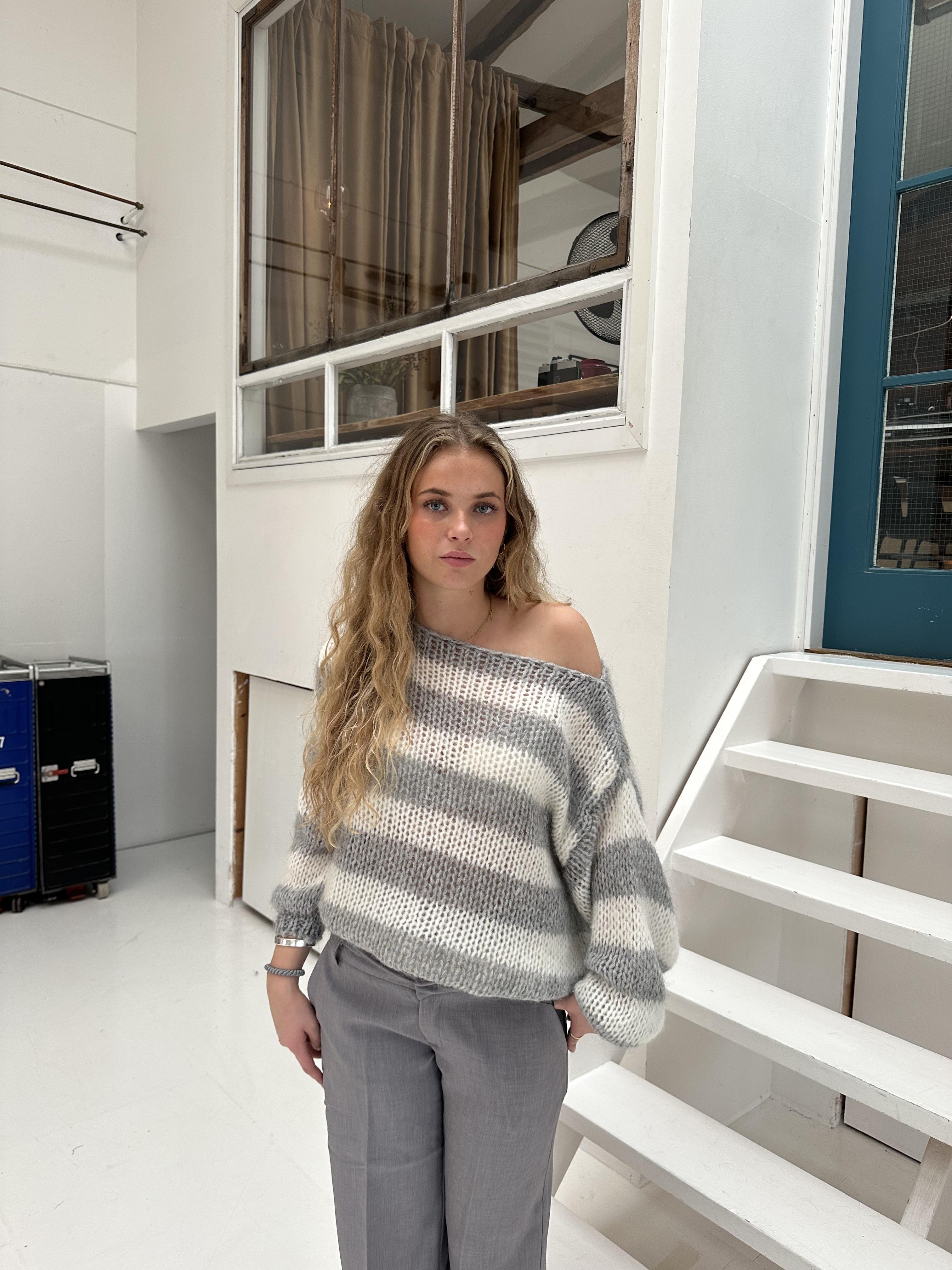 Pull À Col Rond avec Coupe Classique pour Femme | Idéal pour Les Journées Fraîches