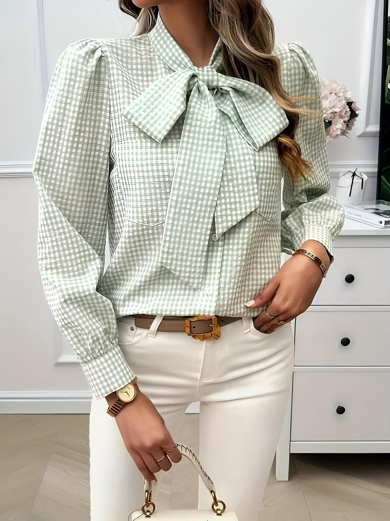 Blouse à Carreaux avec Détail Nœud pour Femme | Idéale pour Usage Quotidien et Bureau
