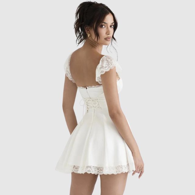 Robe Mini Avec Col Carré Et Détails En Dentelle Pour Femmes | Idéale Pour Les Sorties Et Événements
