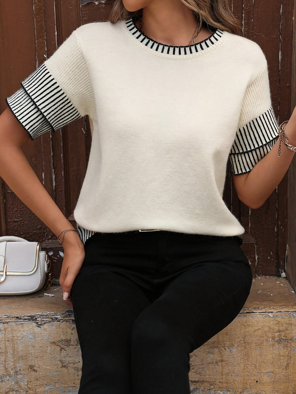 Haut À Manches Courtes Avec Finitions Contrastées Pour Femme | Idéal Pour Les Occasions Décontractées Et Le Quotidien