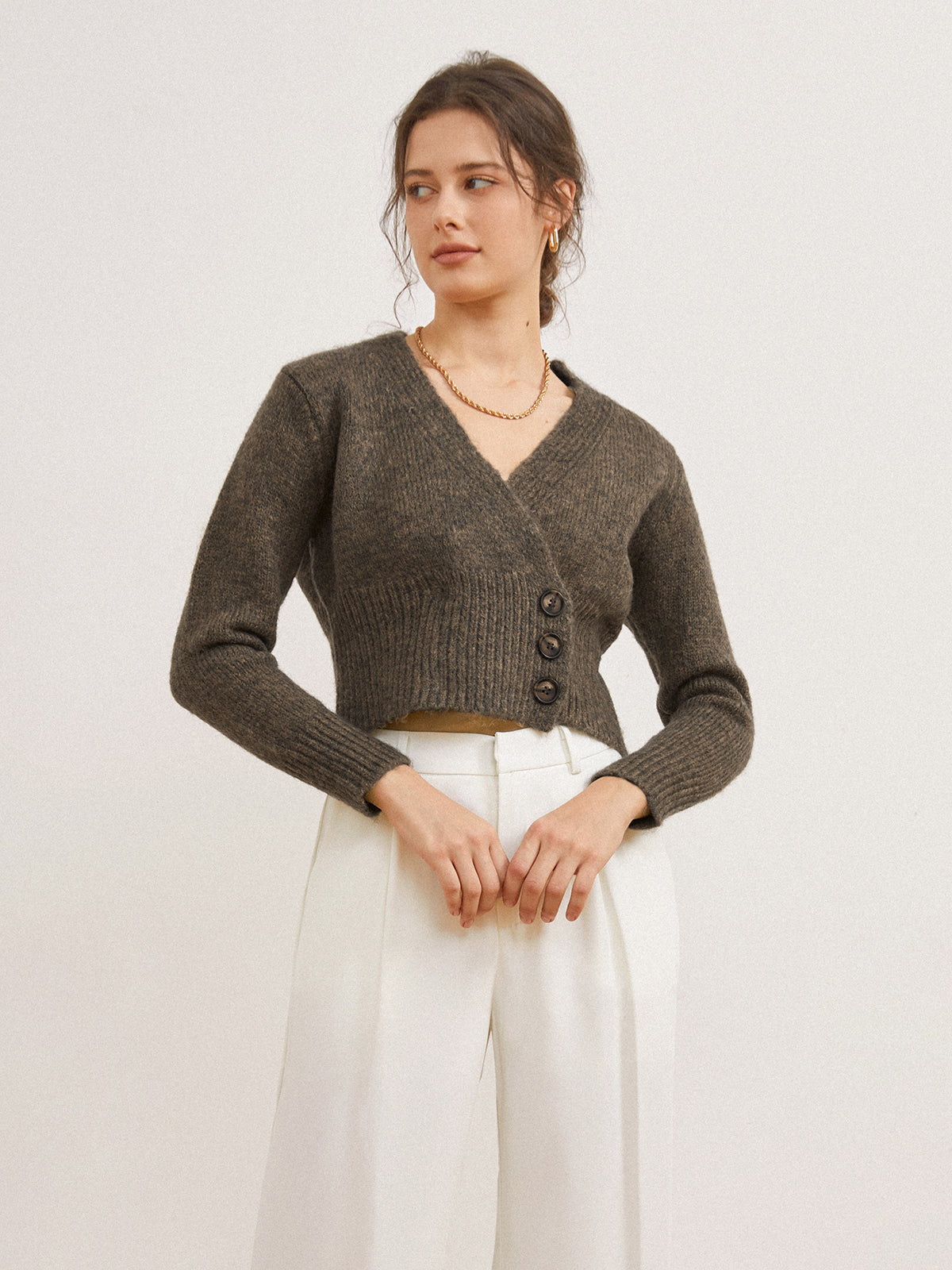 Cardigan Court Boutonné avec Encolure en V pour Femme | Idéal pour Superposition