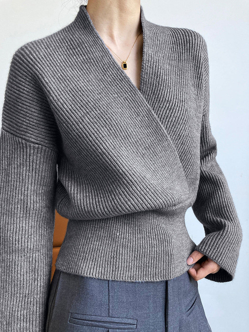 Pull à Coupe Portefeuille avec Col en V Croisé pour Femmes | Idéal pour Bureau et Sorties