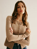 Cardigan Cintré à Col Rond avec Boutons sur le Devant pour Femme | Idéal pour le Quotidien