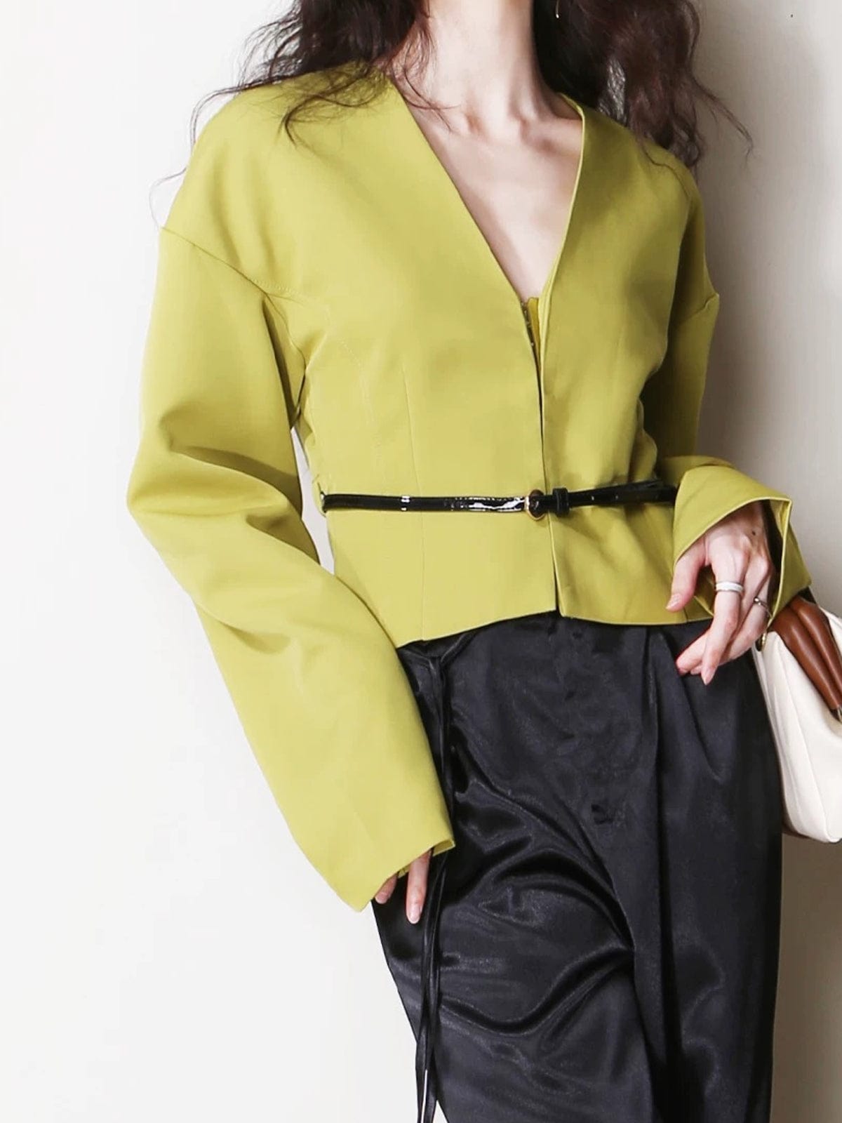 Blazer Court À Col En V Avec Ceinture Fine Pour Femme | Idéal Pour Le Travail Et Le Quotidien