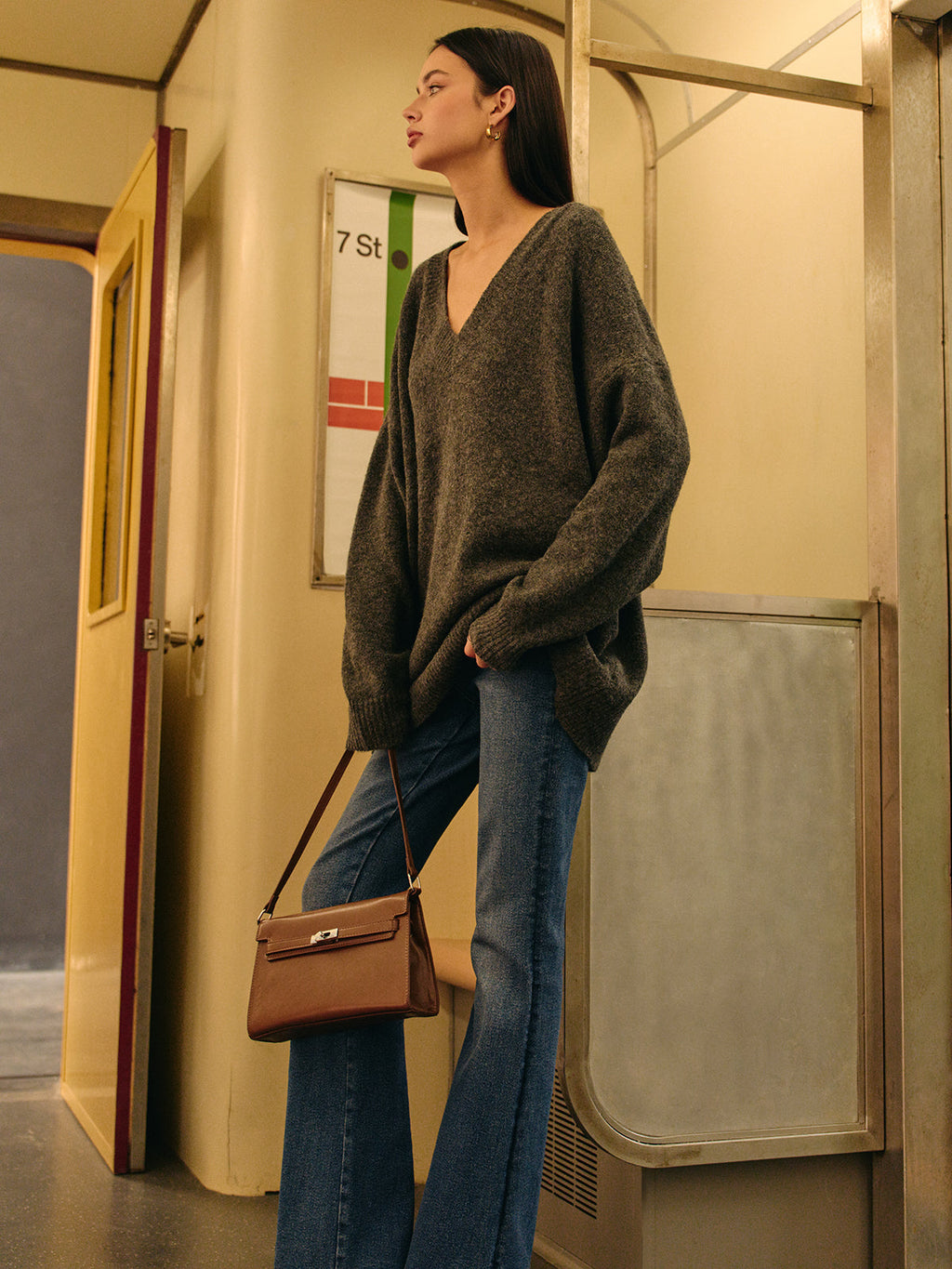 Pull Oversize À Col V Avec Finitions Côtelées Pour Femmes | Idéal Pour Tenues Quotidiennes
