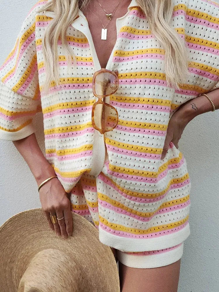 Ensemble Deux Pièces avec Veste à Rayures Contrastées et Short Assorti pour Femme | Idéal pour Occasions Décontractées