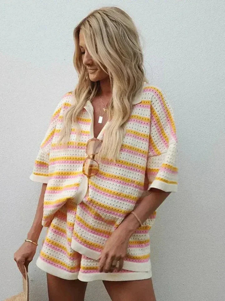Ensemble Deux Pièces avec Veste à Rayures Contrastées et Short Assorti pour Femme | Idéal pour Occasions Décontractées
