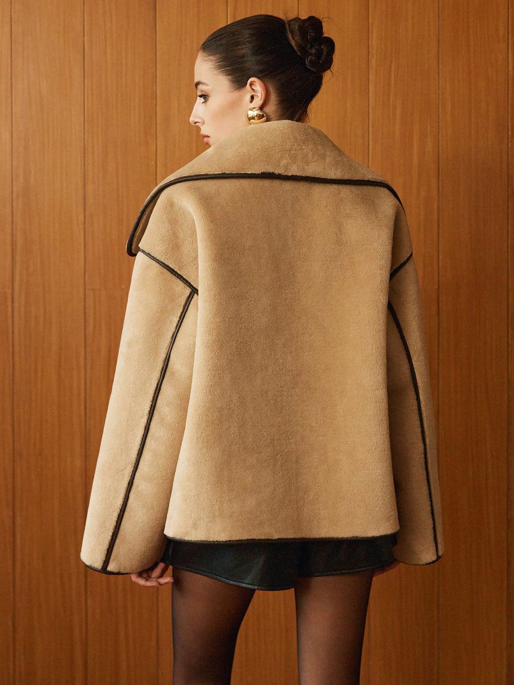 Manteau Droit avec Passepoil Contrasté et Manches Longues pour Femme | Idéal pour l’Automne et l’Hiver