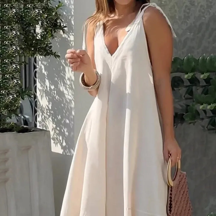 Robe Longue Blanche à Encolure en V pour Femme | Idéale pour les Journées d'Été