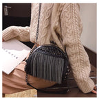 Sac Bandoulière Clouté Avec Forme Arrondie Pour Femme | Idéal Pour Soirées Et Sorties Urbaines