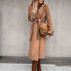Trench Long avec Ceinture Ajustable pour Femme | Idéal pour le Printemps et l’Automne