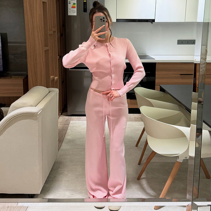 Ensemble Loungewear Deux Pièces avec Haut Boutonné et Pantalon Large pour Femme | Idéal pour la Détente