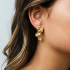 Boucles d’Oreilles Métalliques Sculptées pour Femme | Idéales pour Tenues Habillées ou Décontractées