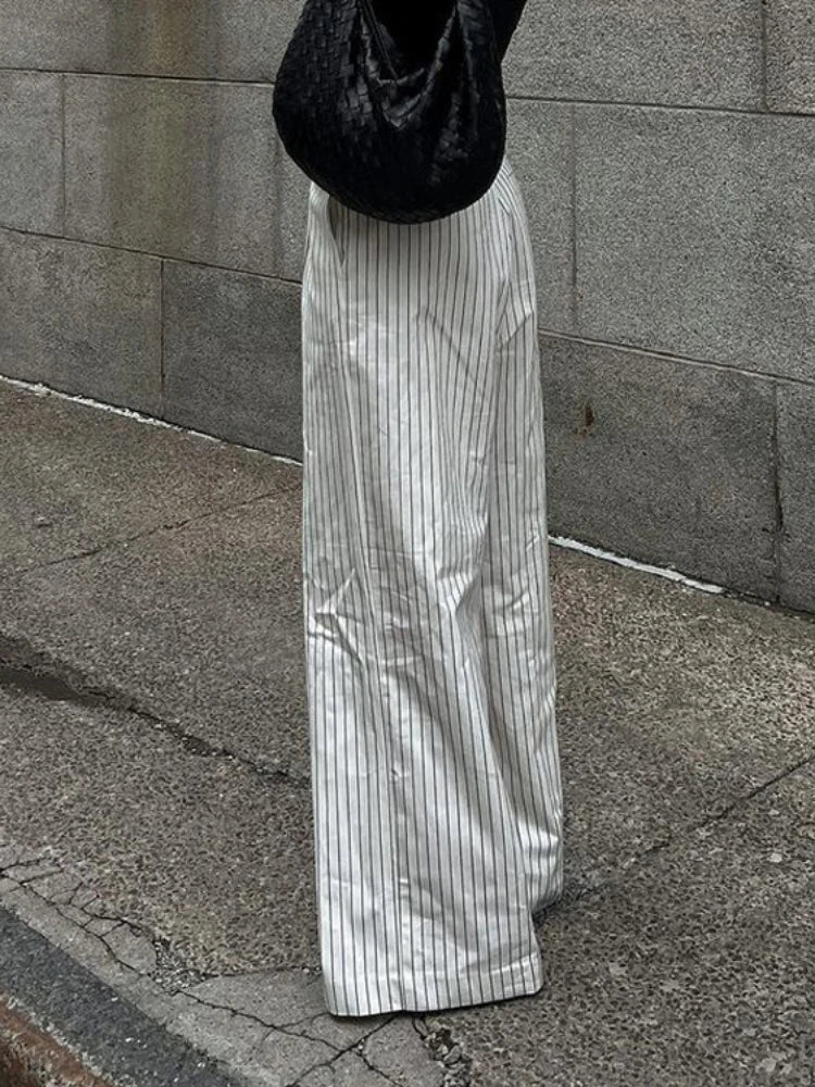 Pantalon Rayé Noir et Blanc Avec Taille Haute Pour Femmes | Idéal Pour Usage Quotidien
