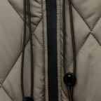 Veste Longue Matelassée avec Capuche Réglable pour Femmes | Idéale pour L’Hiver