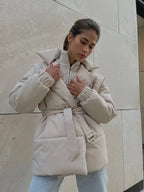 Manteau Parka Matelassé avec Détail Ceinturé pour Femme | Idéal pour l’Hiver
