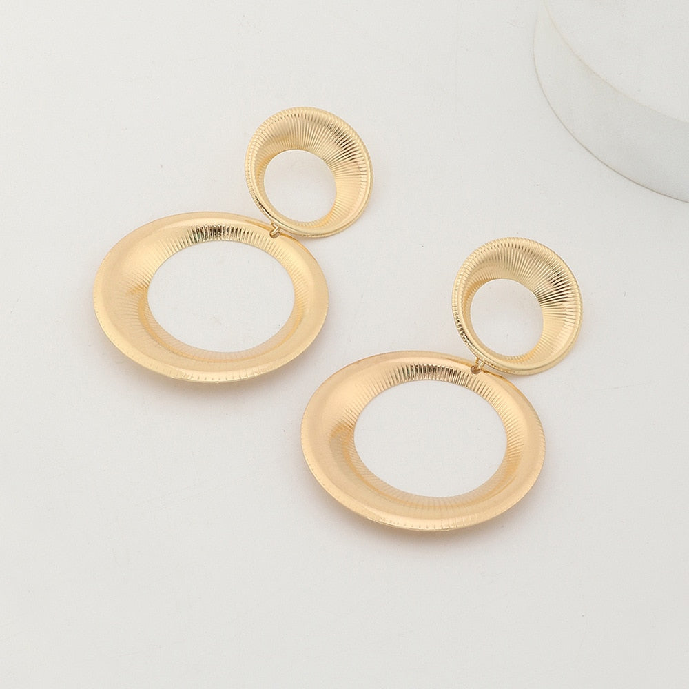 Boucles D'Oreilles Avec Cercles Dorés Et Effet 3D Pour Femmes | Idéal Pour Usage Quotidien Et Occasions