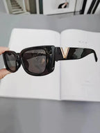 Lunettes de Soleil Ovales avec Détail Doré pour Femme | Idéales pour la Conduite ou les Activités Quotidiennes