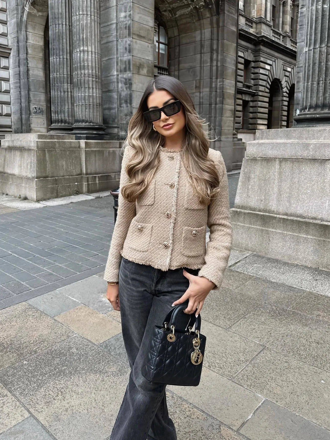 Blazer Court Structuré à Coupe Ajustée pour Femme | Idéal pour le Travail et le Quotidien