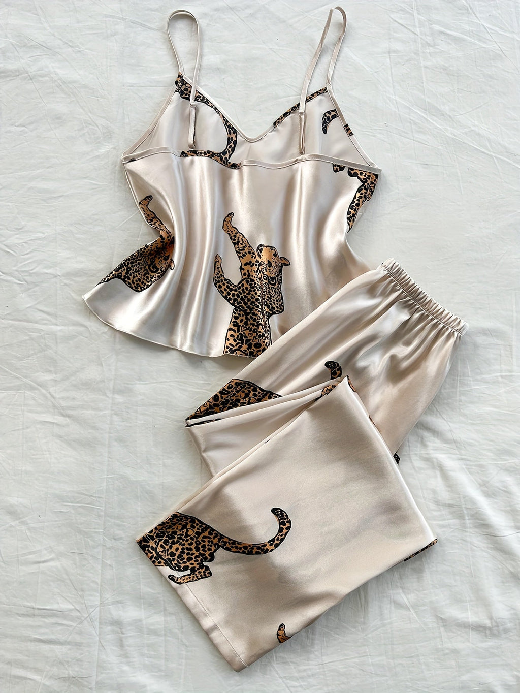 Pyjama Deux Pièces avec Coupe Confortable pour Femme | Idéal pour la Maison ou la Nuit