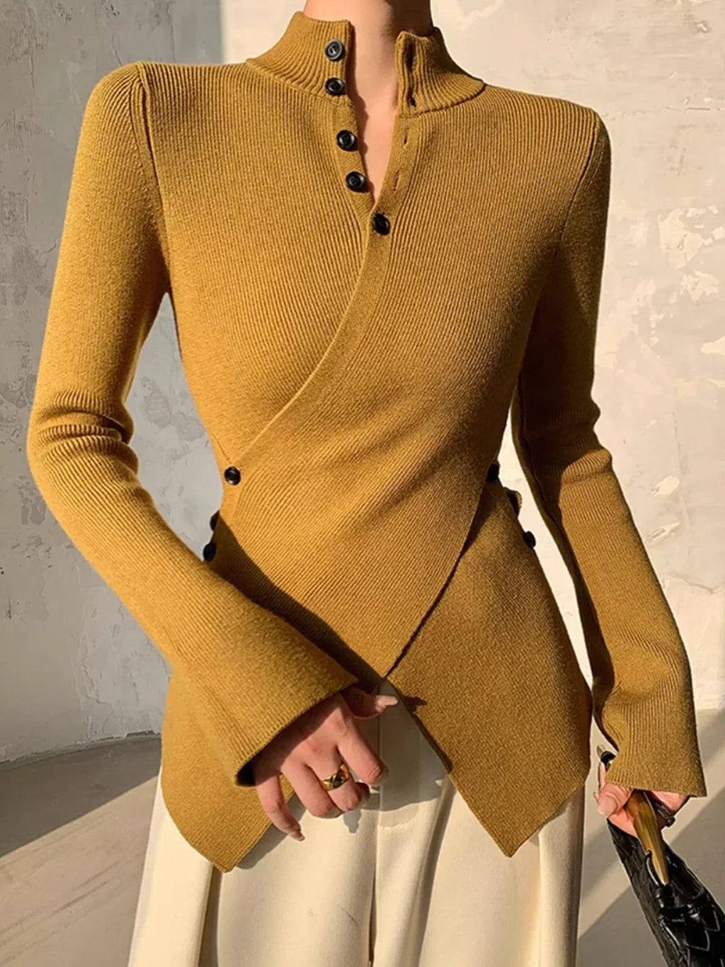 Pull à Design Asymétrique avec Boutons et Col Montant pour Femmes | Idéal pour Bureau et Sorties
