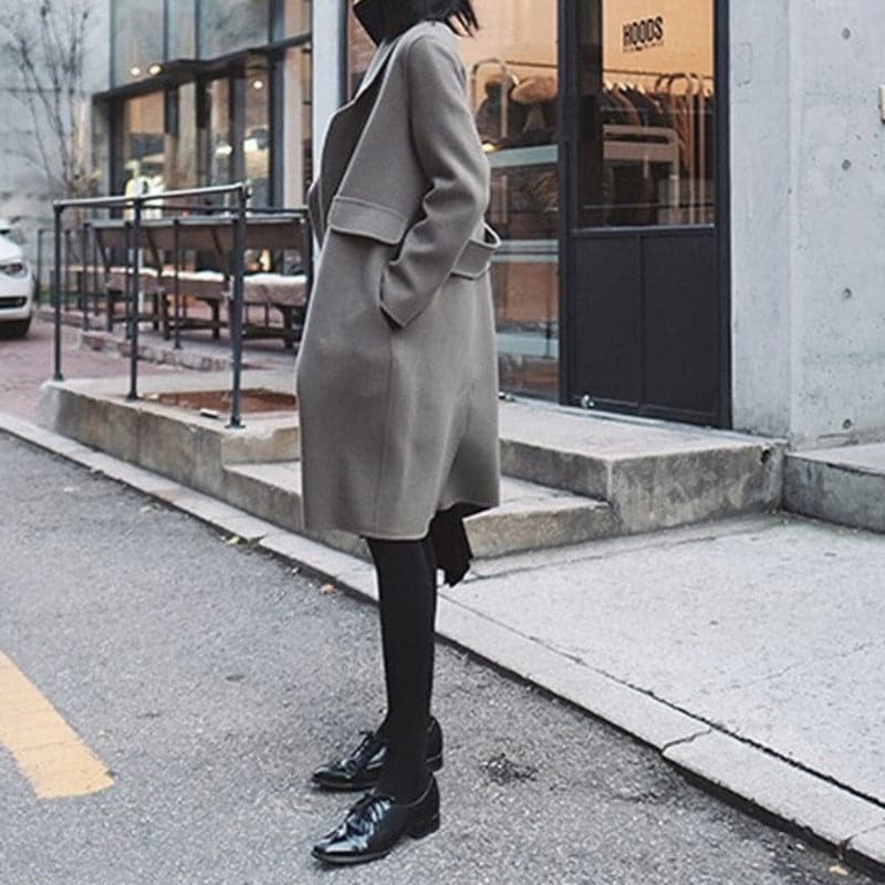 Manteau Urbain avec Revers Structurés et Poches Intégrées pour Femmes | Idéal pour Saison Froide