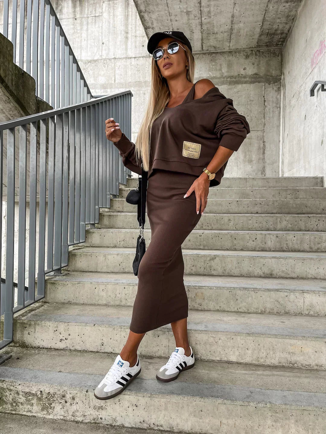 Ensemble Deux Pièces avec Haut Ample et Jupe Ajustée pour Femme | Idéal pour les Sorties en Ville