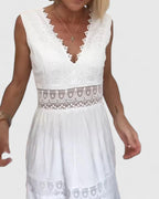 Robe Midi Sans Manches avec Encolure en V et Détails en Dentelle pour Femme | Idéale pour Événements et Occasions Spéciales