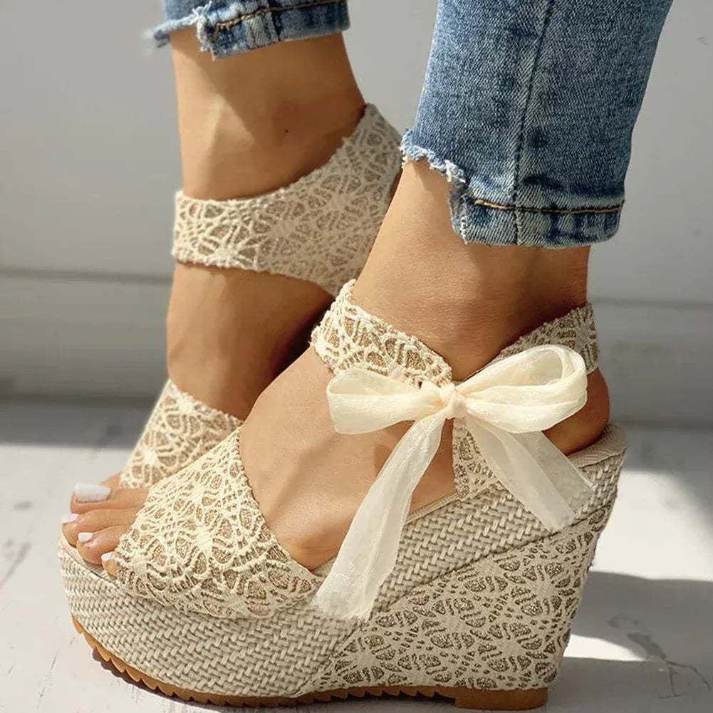 Sandales à Semelle Compensée avec Lacets à la Cheville pour Femme | Idéales pour l'Été et les Occasions Spéciales