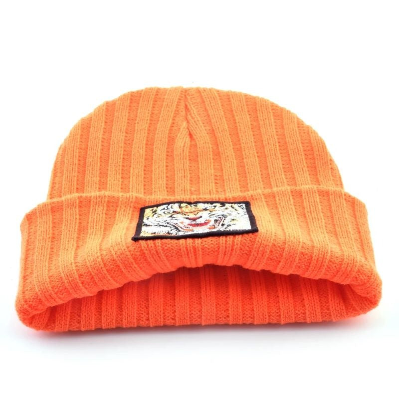 Bonnet Tricoté À Patchs Brodés pour Adulte | Idéal pour La Saison Hivernale