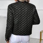 Veste Courte Matelassée Noire Avec Boutons Dorés Pour Femmes | Idéal Pour La Mi-Saison Et Les Tenues Quotidiennes